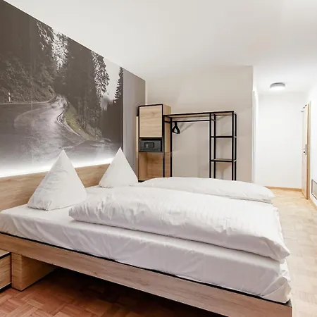 Otel Schwarzwalder Hof Freiburg im Breisgau