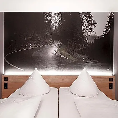 Otel Schwarzwalder Hof Freiburg im Breisgau