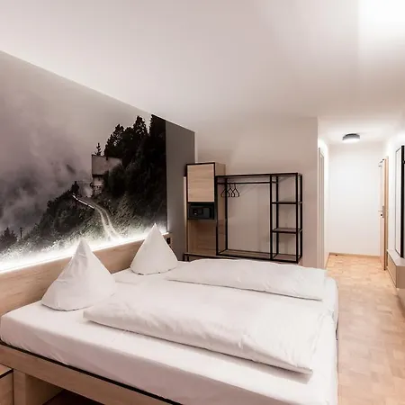 Schwarzwalder Hof 3*